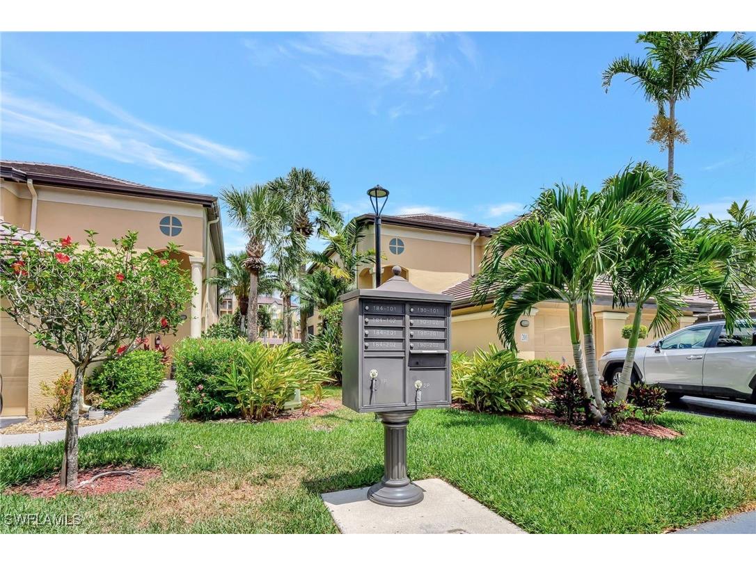 190 Vintage Circle #202 Naples FL 34119 226001929 image3