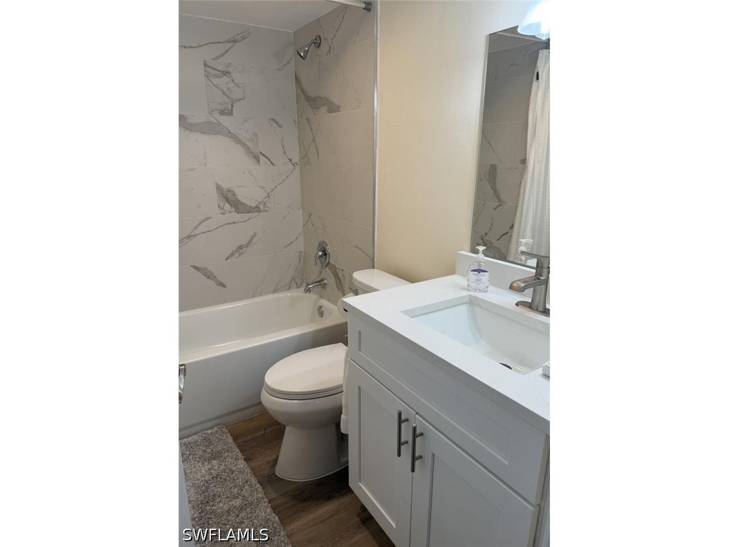 1900 Alamanda Drive #202 Naples FL 34102 226022883 image9