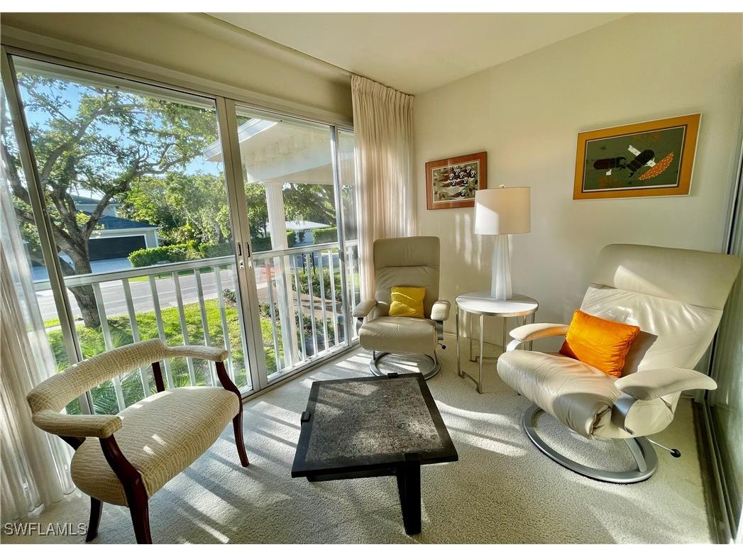 1900 Alamanda Drive #204 Naples FL 34102 225029027 image1