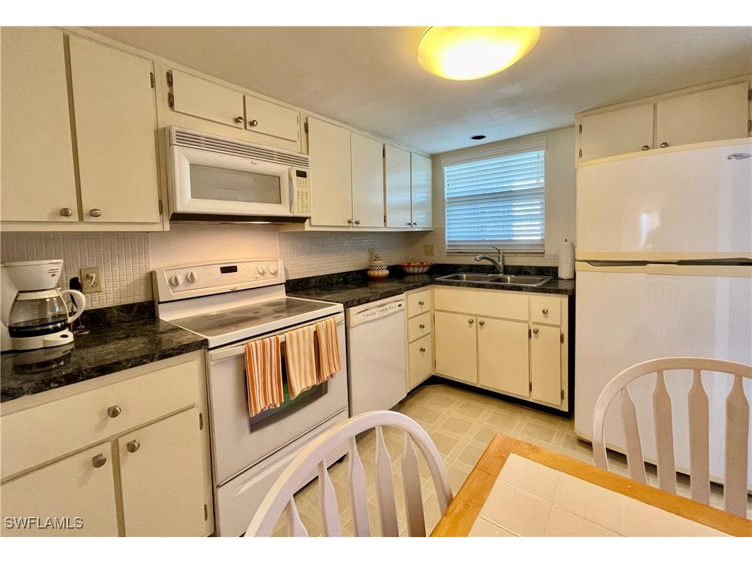 1900 Alamanda Drive #204 Naples FL 34102 225029027 image13