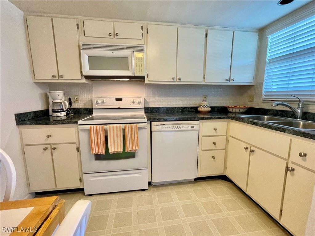 1900 Alamanda Drive #204 Naples FL 34102 225029027 image14