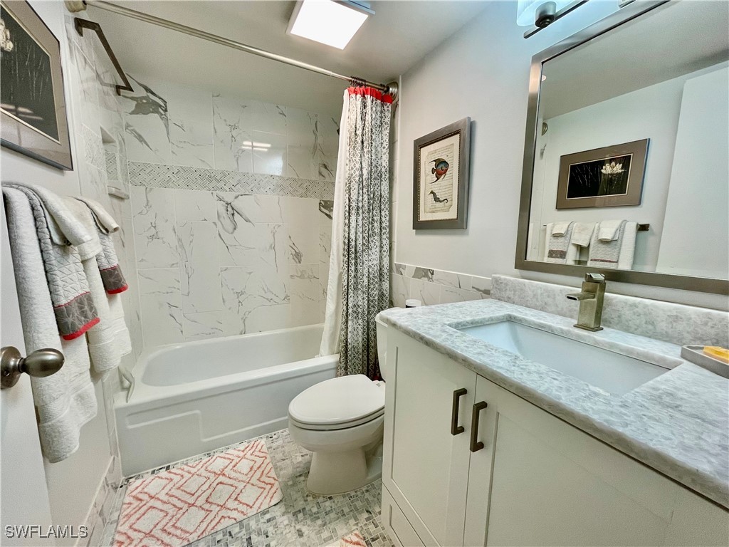 1900 Alamanda Drive #204 Naples FL 34102 225029027 image15