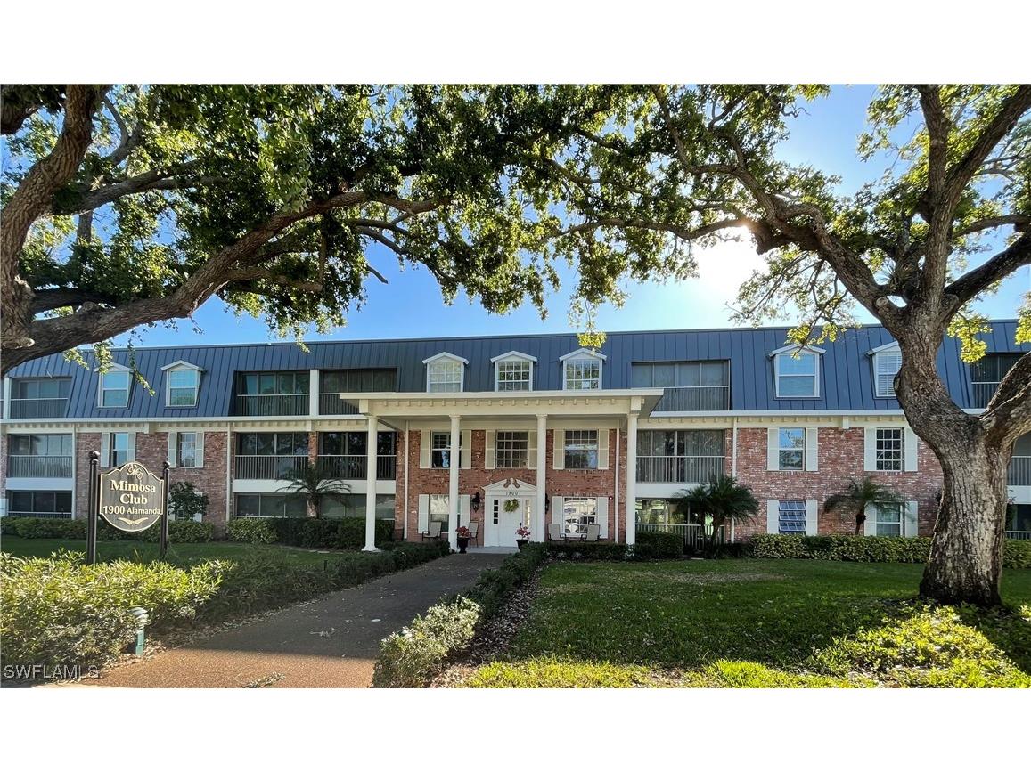 1900 Alamanda Drive #204 Naples FL 34102 225029027 image2