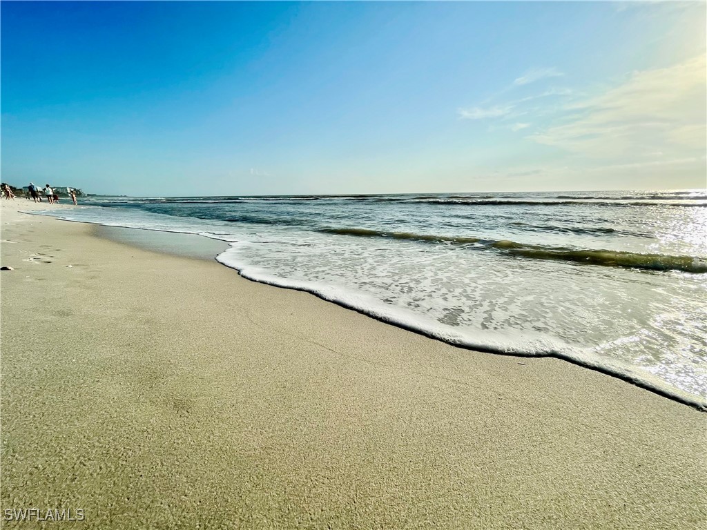 1900 Alamanda Drive #204 Naples FL 34102 225029027 image25