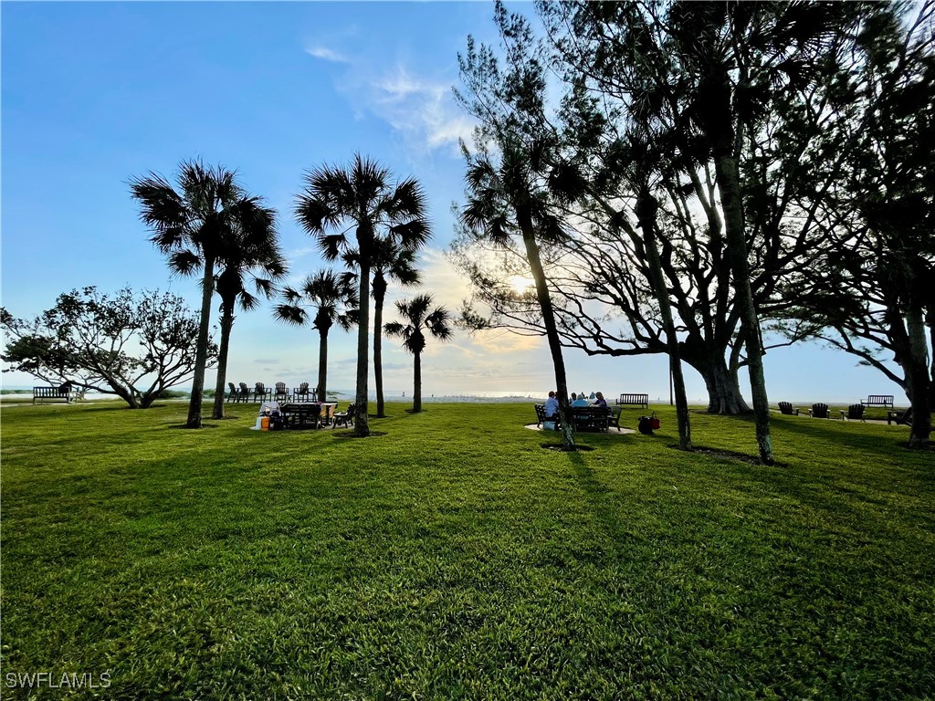 1900 Alamanda Drive #204 Naples FL 34102 225029027 image30