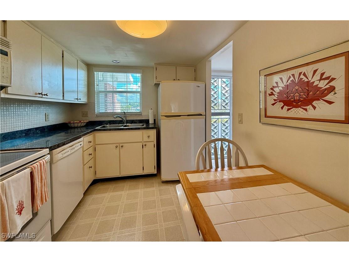 1900 Alamanda Drive #204 Naples FL 34102 225029027 image37