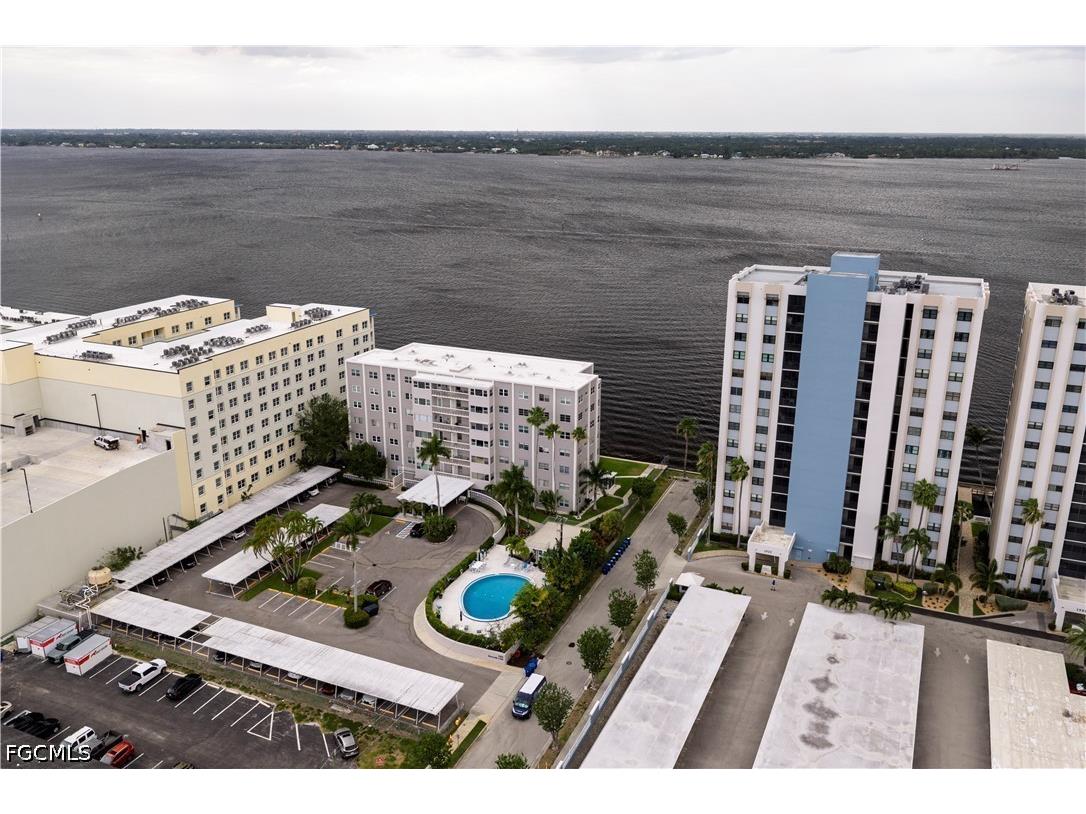 1900 Clifford Street #301 Fort Myers FL 33901 2026018854 image3