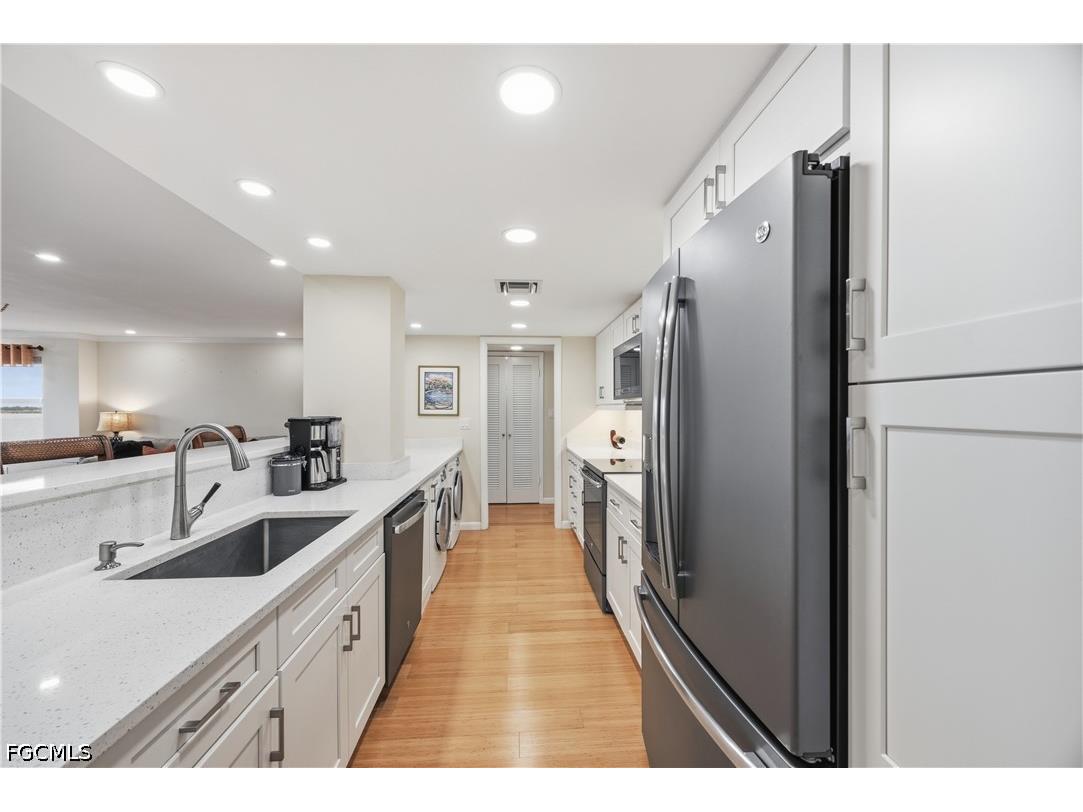 1900 Clifford Street #301 Fort Myers FL 33901 2026018854 image8