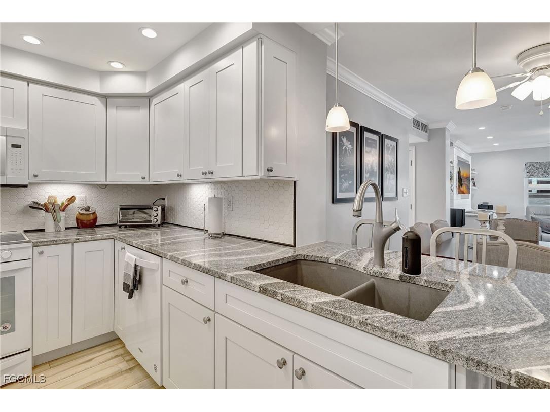 1900 Clifford Street #704 Fort Myers FL 33901 2025021619 image15