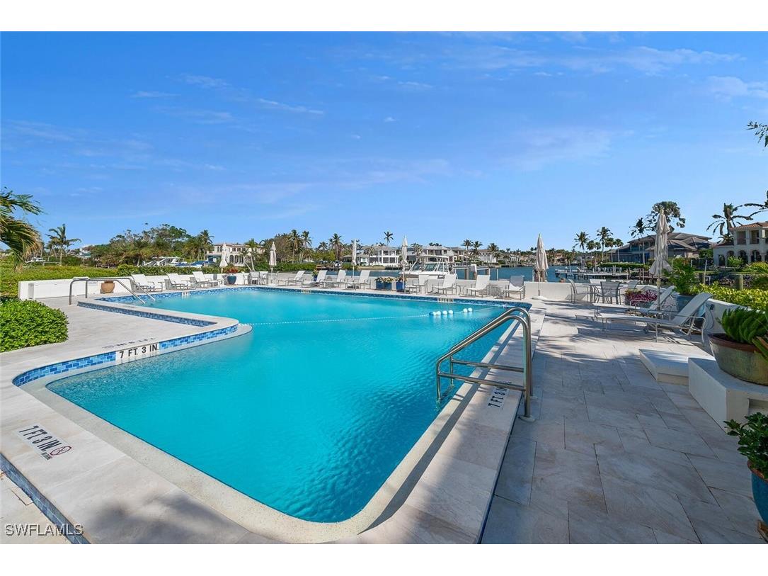 1900 Gulf Shore Boulevard N #103 Naples FL 34102 225002793 image1