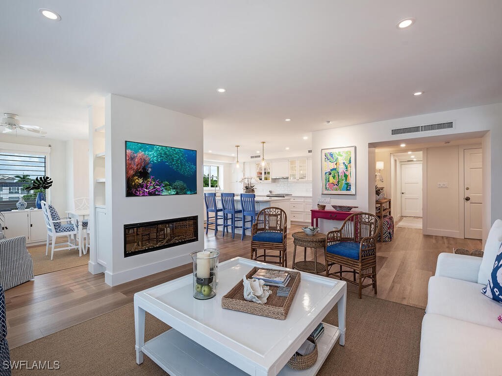 1900 Gulf Shore Boulevard N #202 Naples FL 34102 224068379 image1