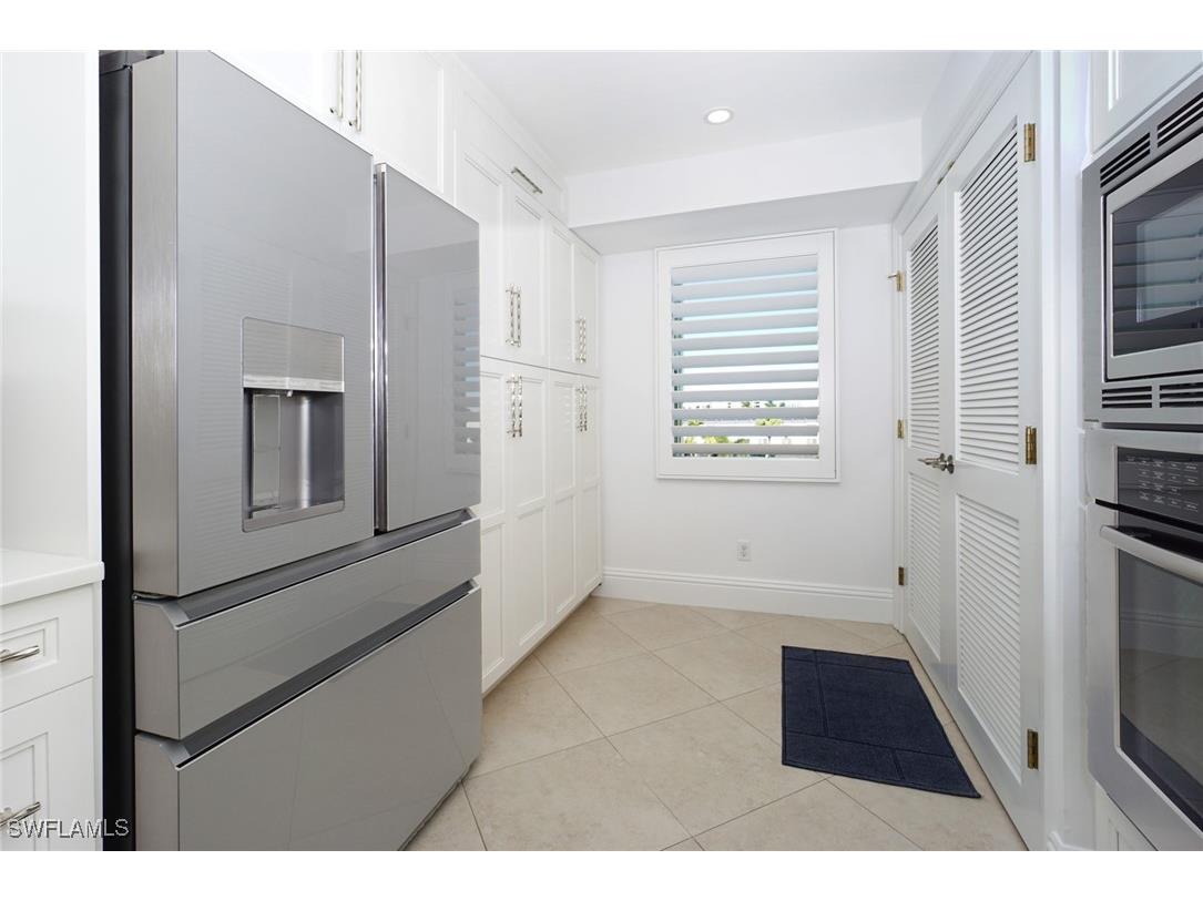 1900 Gulf Shore Boulevard N #303 Naples FL 34102 226005075 image11