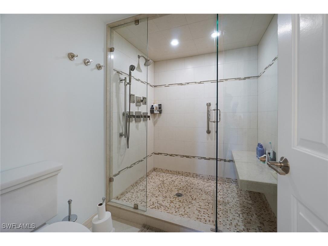 1900 Gulf Shore Boulevard N #303 Naples FL 34102 226005075 image20