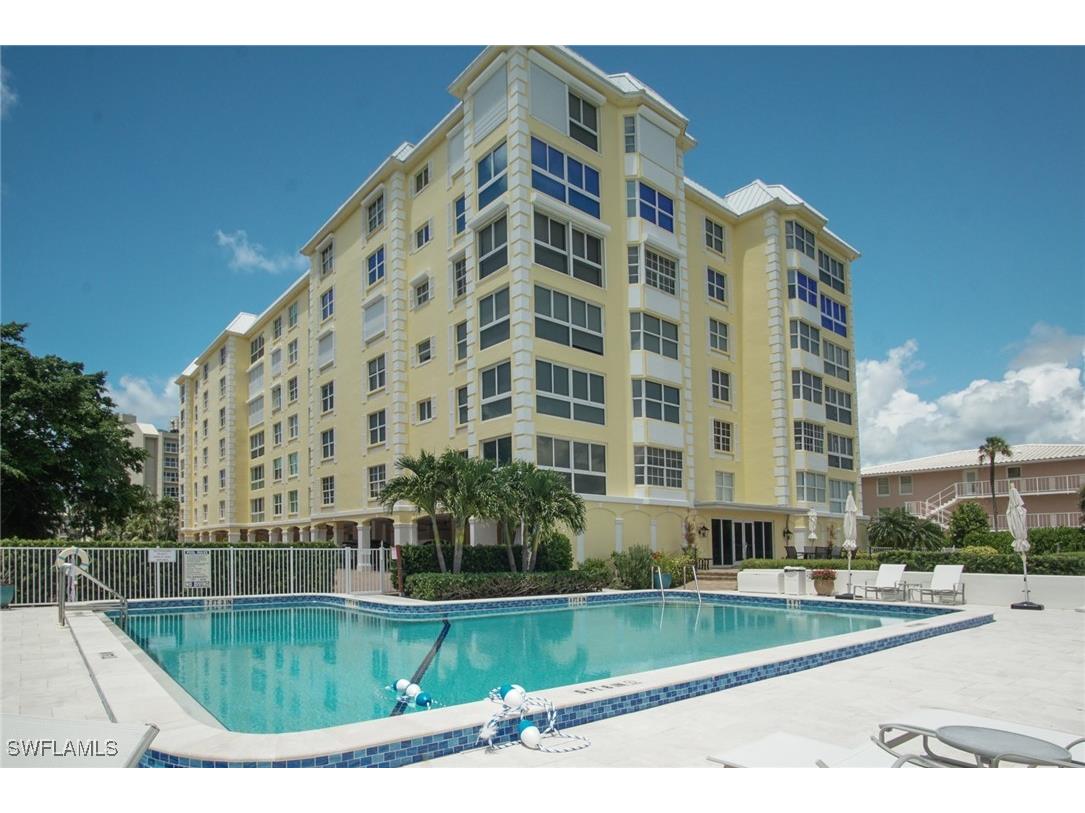 1900 Gulf Shore Boulevard N #303 Naples FL 34102 226005075 image24