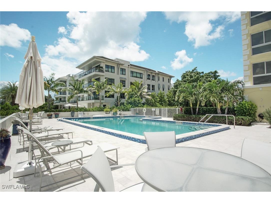 1900 Gulf Shore Boulevard N #303 Naples FL 34102 226005075 image28