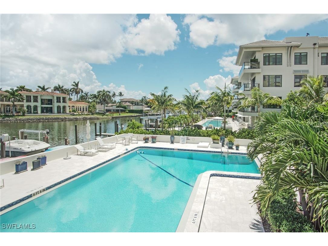 1900 Gulf Shore Boulevard N #303 Naples FL 34102 226005075 image29