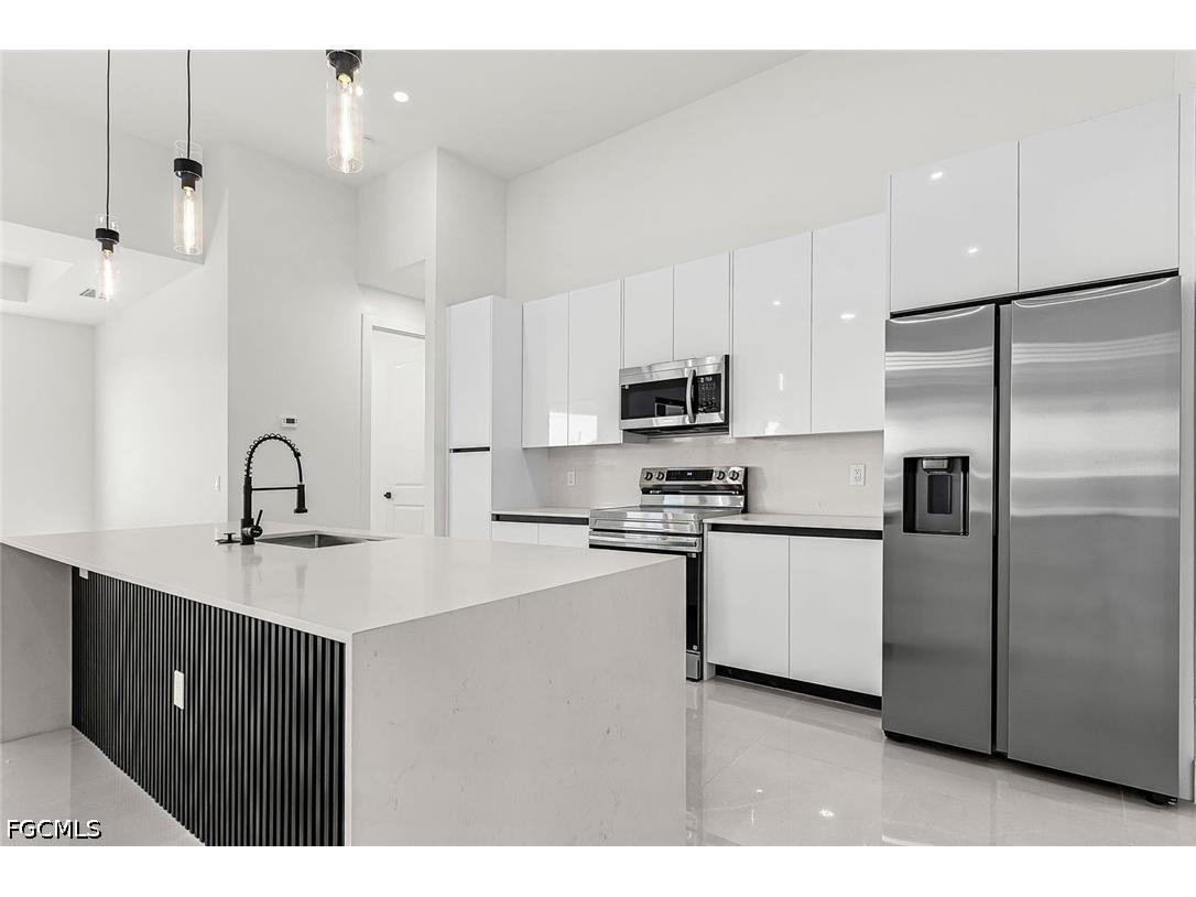 1900 NW Embers Terrace Cape Coral FL 33993 2026021850 image10