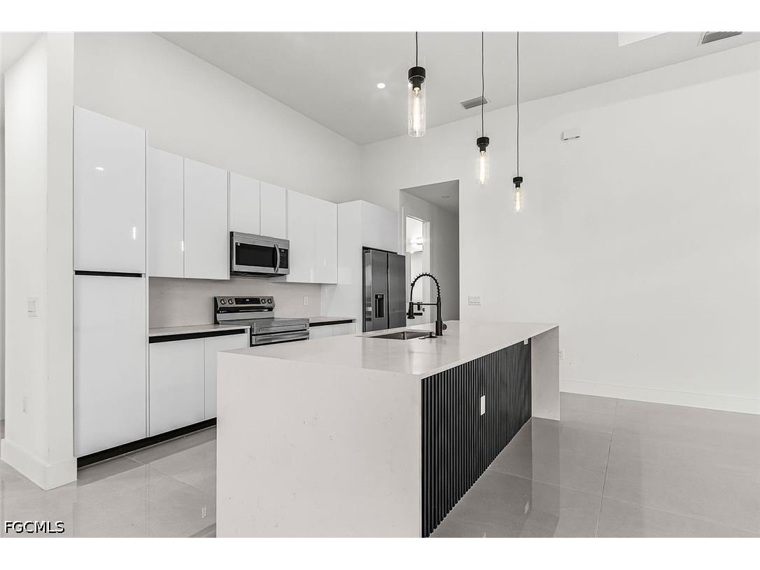 1900 NW Embers Terrace Cape Coral FL 33993 2026021850 image12