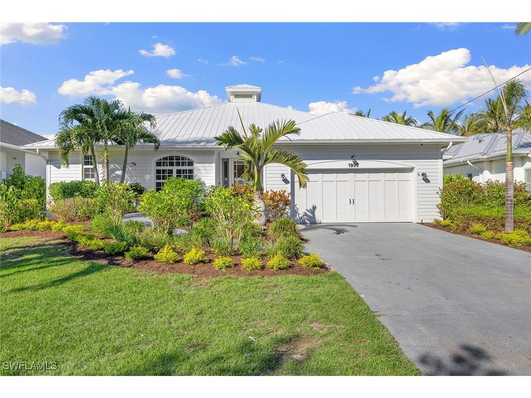 1900 Sandpiper Street Naples FL 34102 225074081 image1