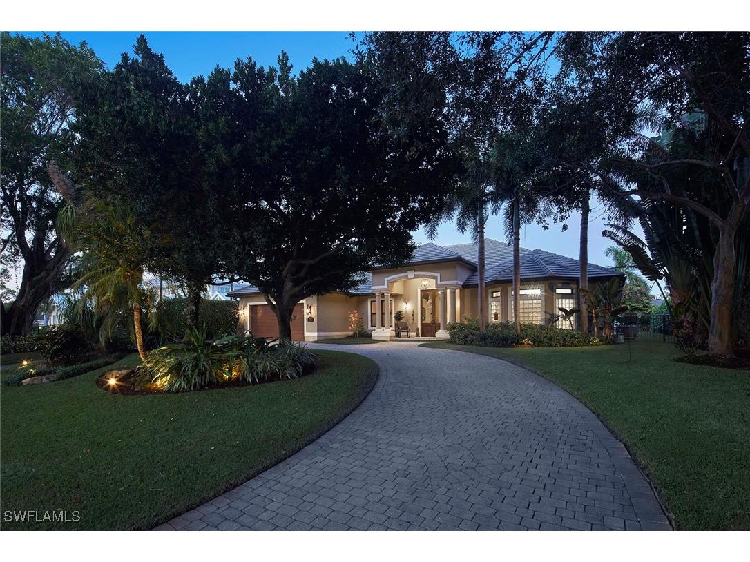 1900 Tiller Terrace Naples FL 34102 225083592 image1