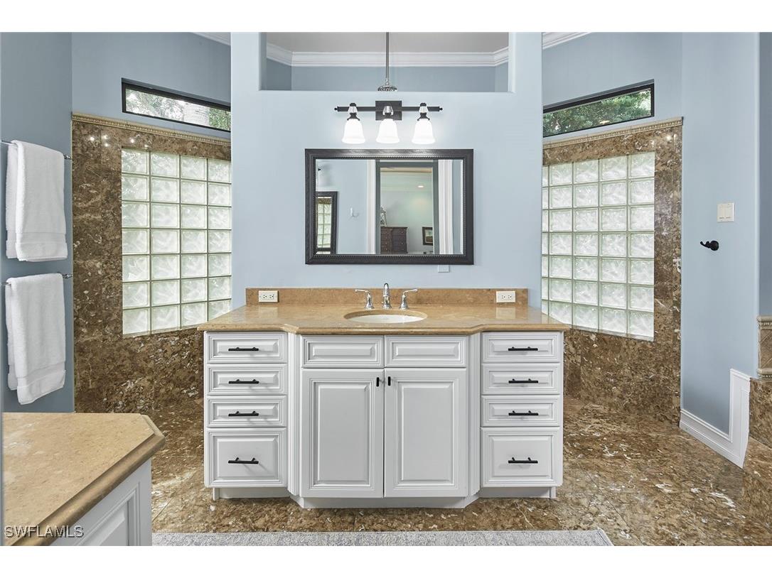 1900 Tiller Terrace Naples FL 34102 225083592 image22