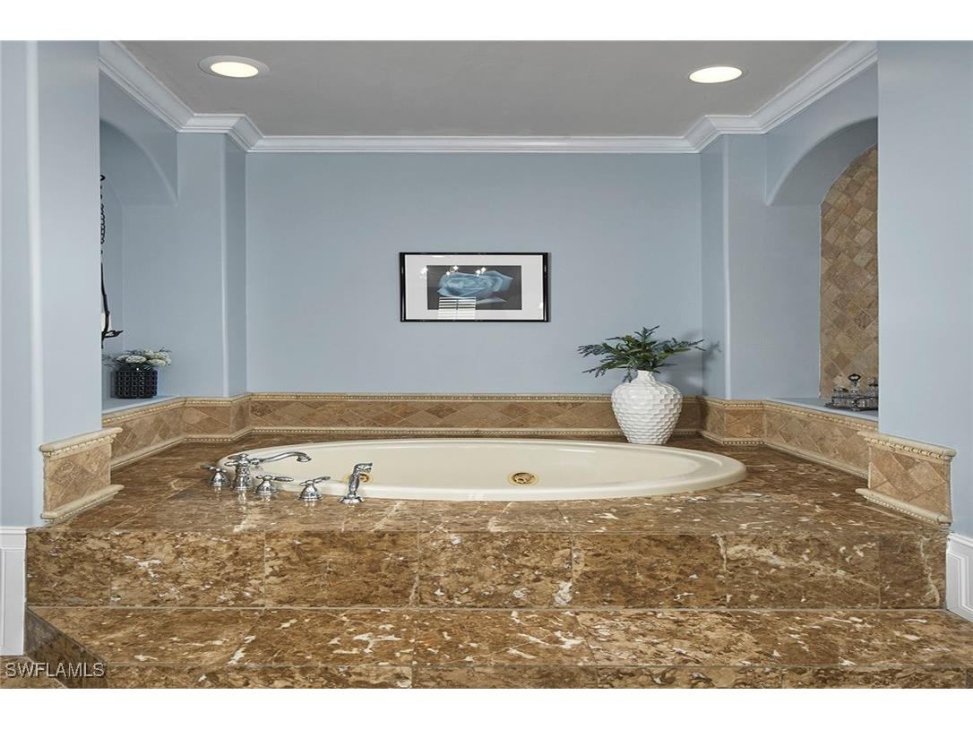 1900 Tiller Terrace Naples FL 34102 225083592 image24