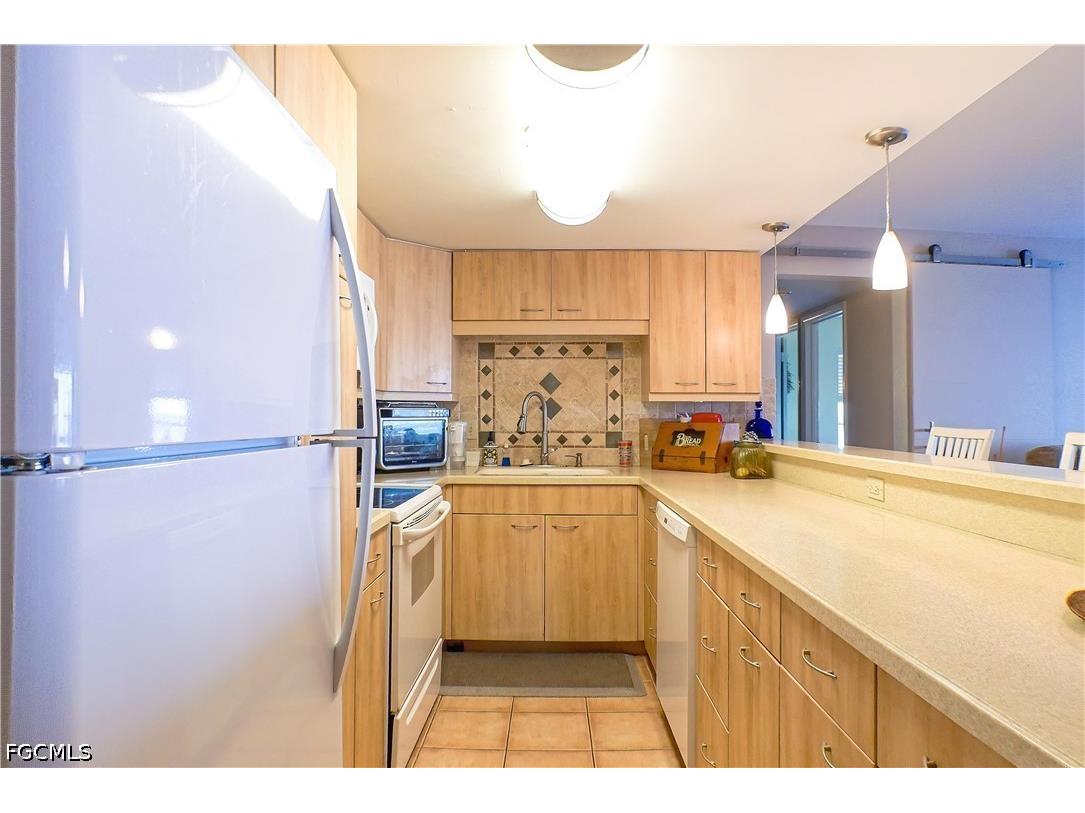 1900 Clifford Street #603 Fort Myers FL 33901 2026024411 image3