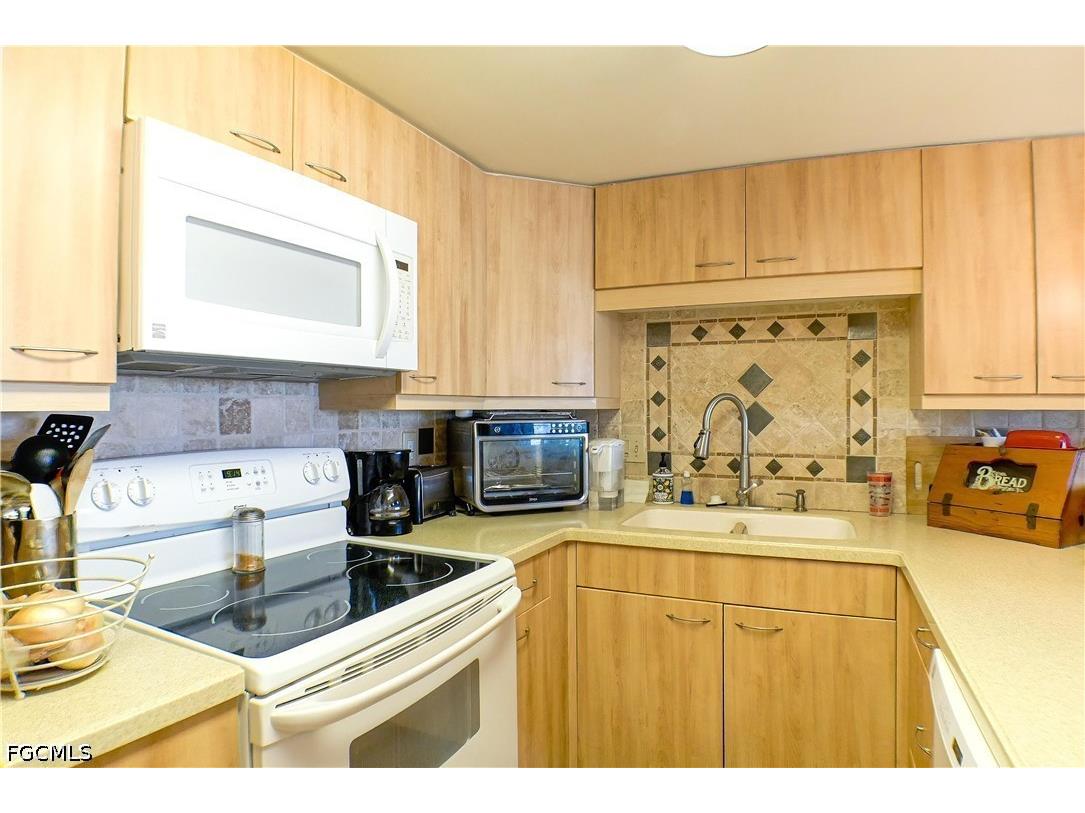 1900 Clifford Street #603 Fort Myers FL 33901 2026024411 image4