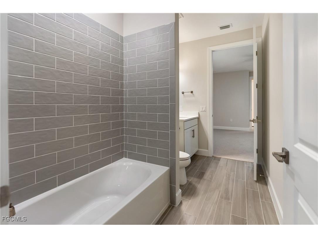 19001 Aqua Shore Drive Fort Myers FL 33913 2026005952 image15