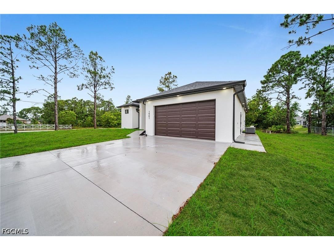 1901 Cedar Avenue N Lehigh Acres FL 33971 2026021900 image3