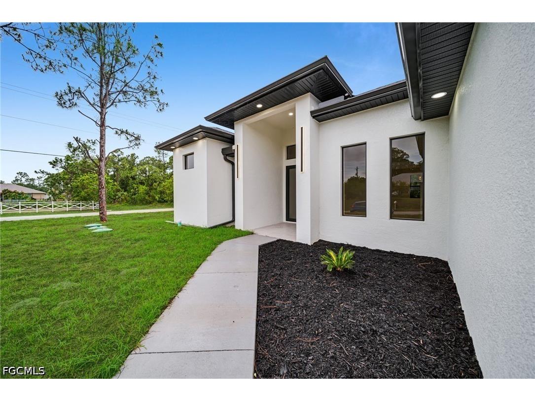 1901 Cedar Avenue N Lehigh Acres FL 33971 2026021900 image5
