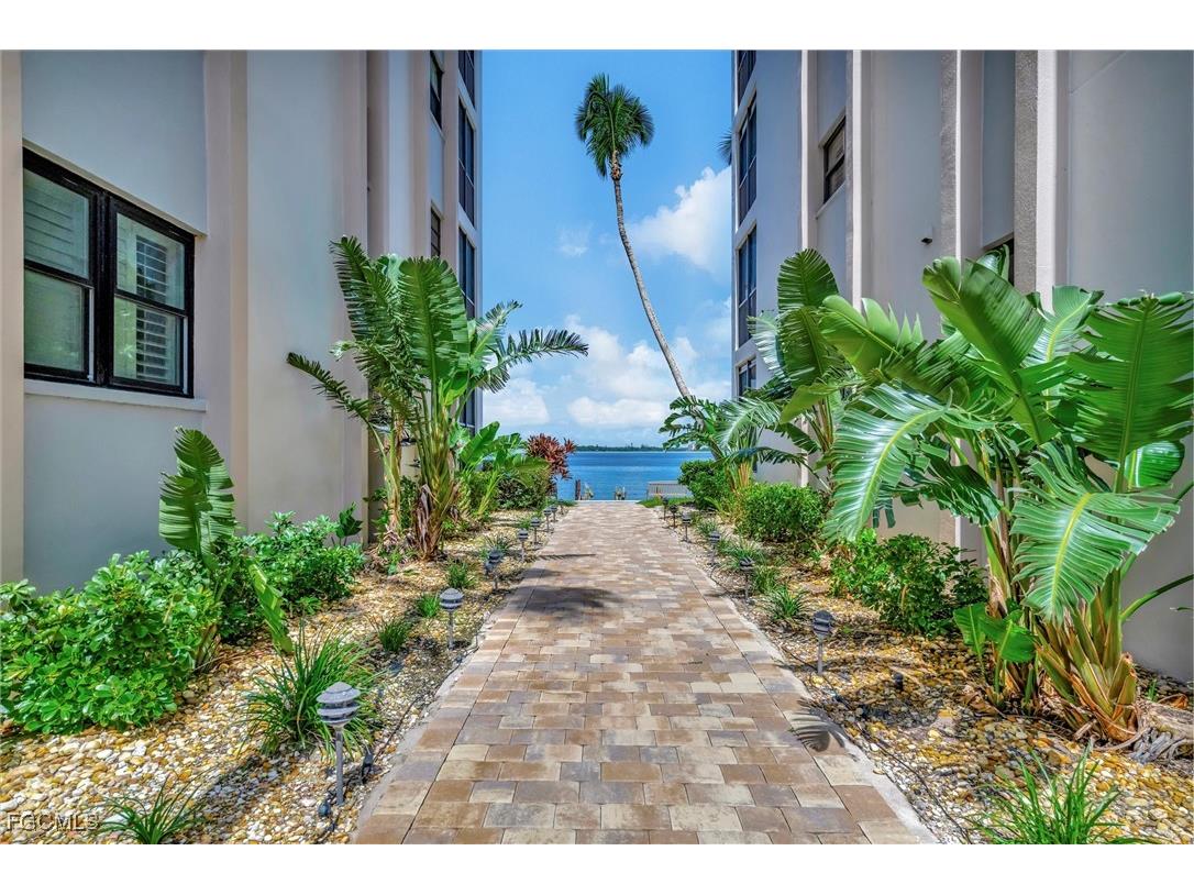 1901 Clifford Street #1001 Fort Myers FL 33901 2025026336 image10