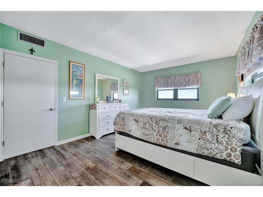 1901 Clifford Street #1001 Fort Myers FL 33901 2025026336 image28