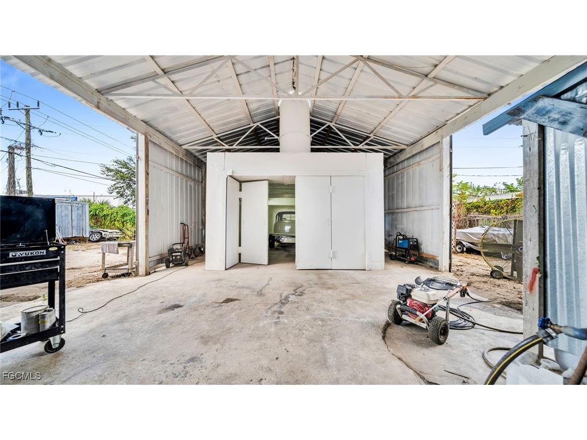 1901 Dana Drive Fort Myers FL 33907 2025019594 image12