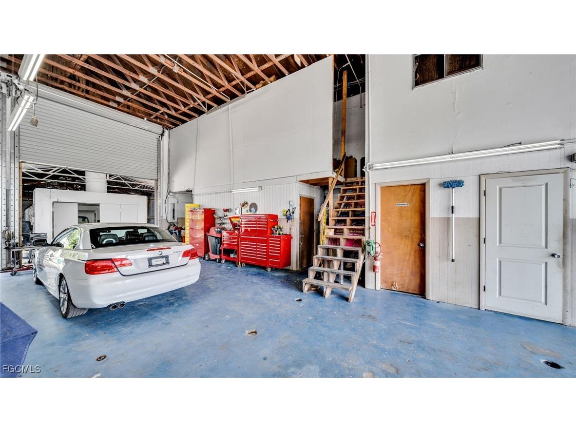 1901 Dana Drive Fort Myers FL 33907 2025019594 image13