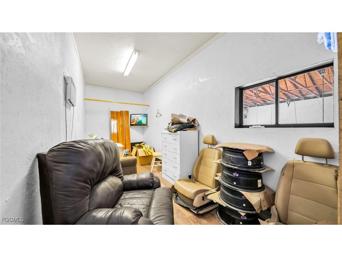 1901 Dana Drive Fort Myers FL 33907 2025019594 image14