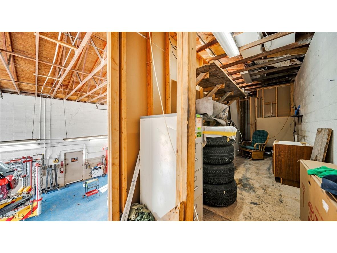 1901 Dana Drive Fort Myers FL 33907 2025019594 image15