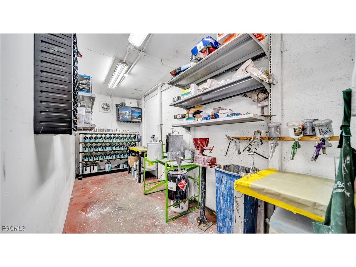 1901 Dana Drive Fort Myers FL 33907 2025019594 image16