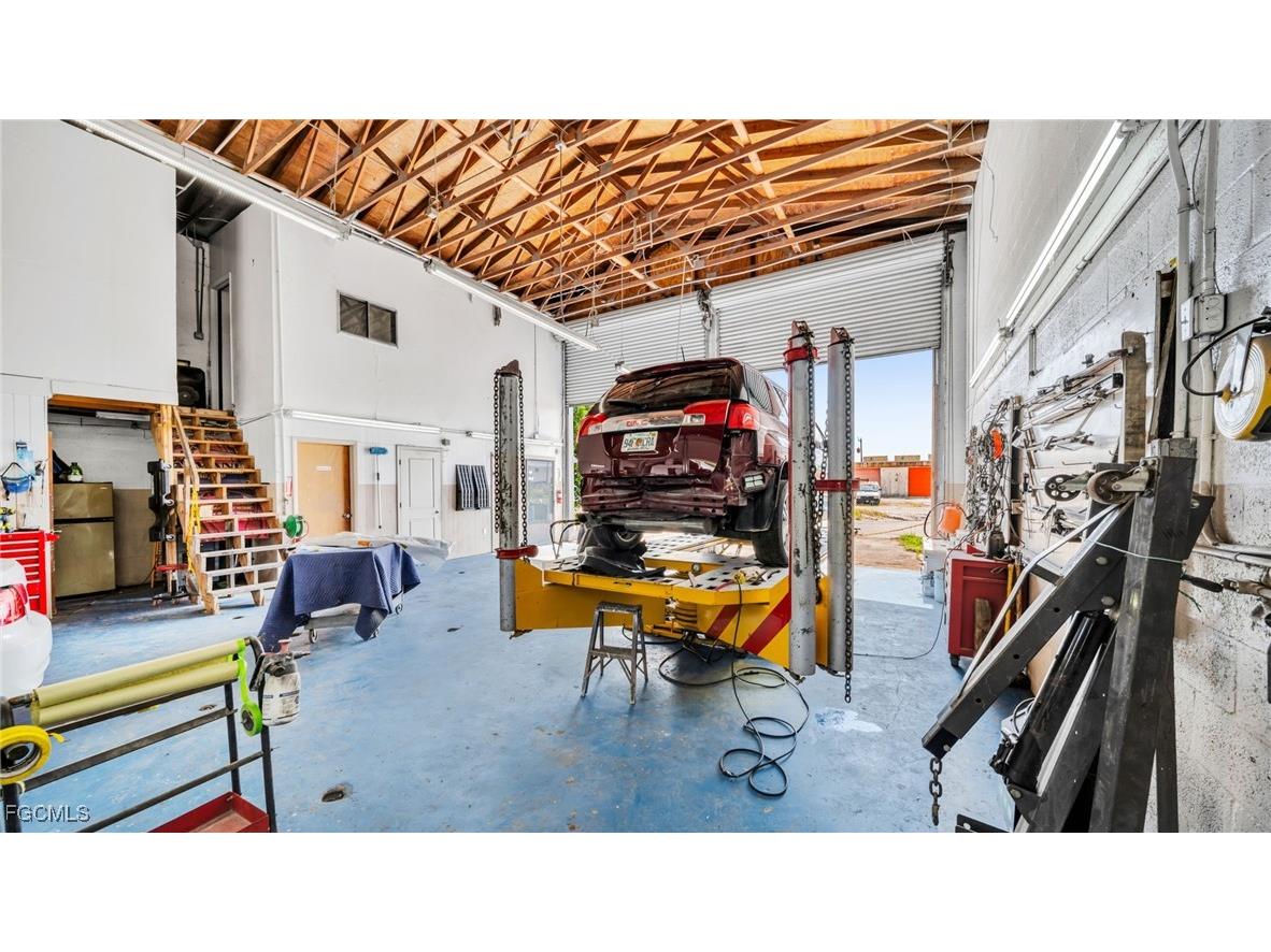 1901 Dana Drive Fort Myers FL 33907 2025019594 image19