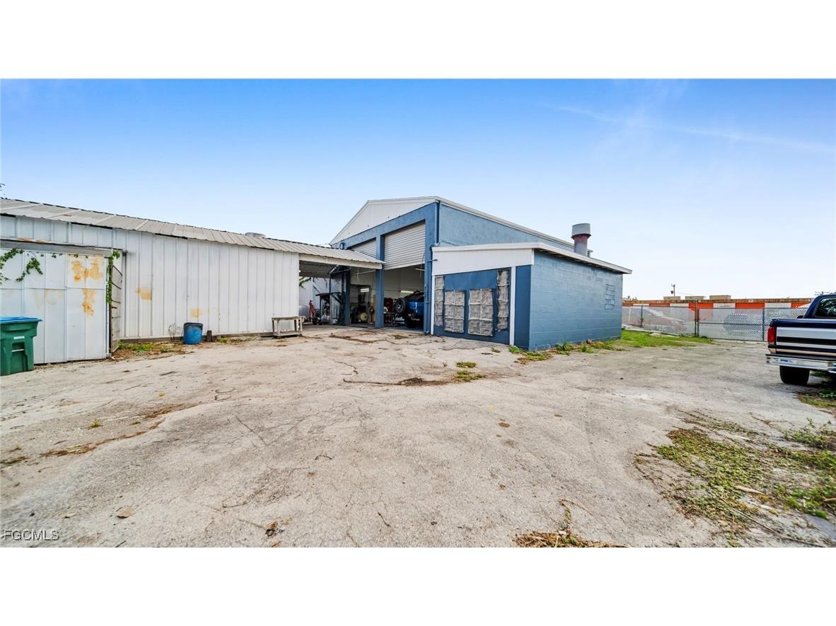 1901 Dana Drive Fort Myers FL 33907 2025019594 image29