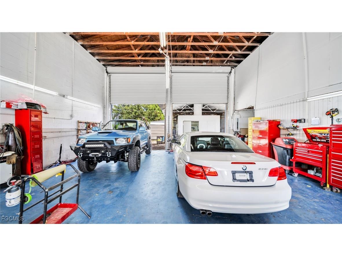 1901 Dana Drive Fort Myers FL 33907 2025019594 image30