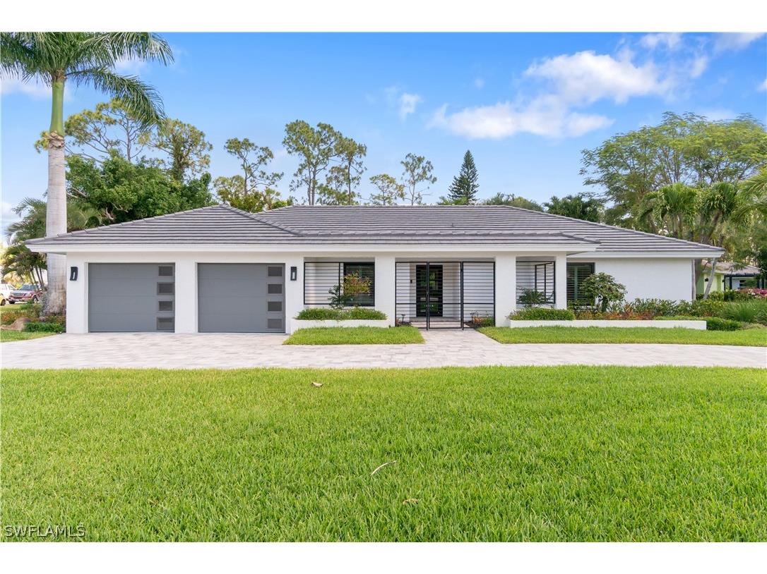 1901 Imperial Golf Co Boulevard Naples FL 34110 224039779 image1