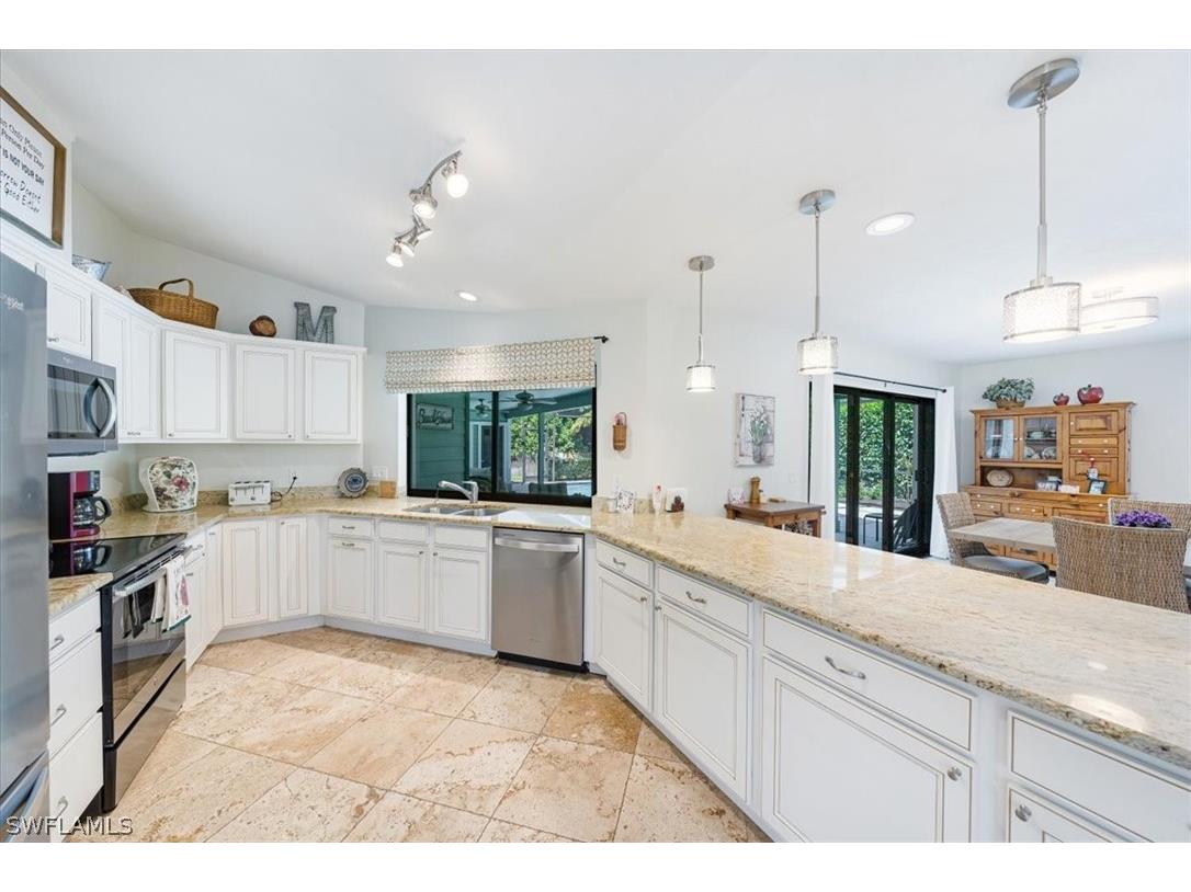 1901 Princess Court Naples FL 34110 224025875 image1