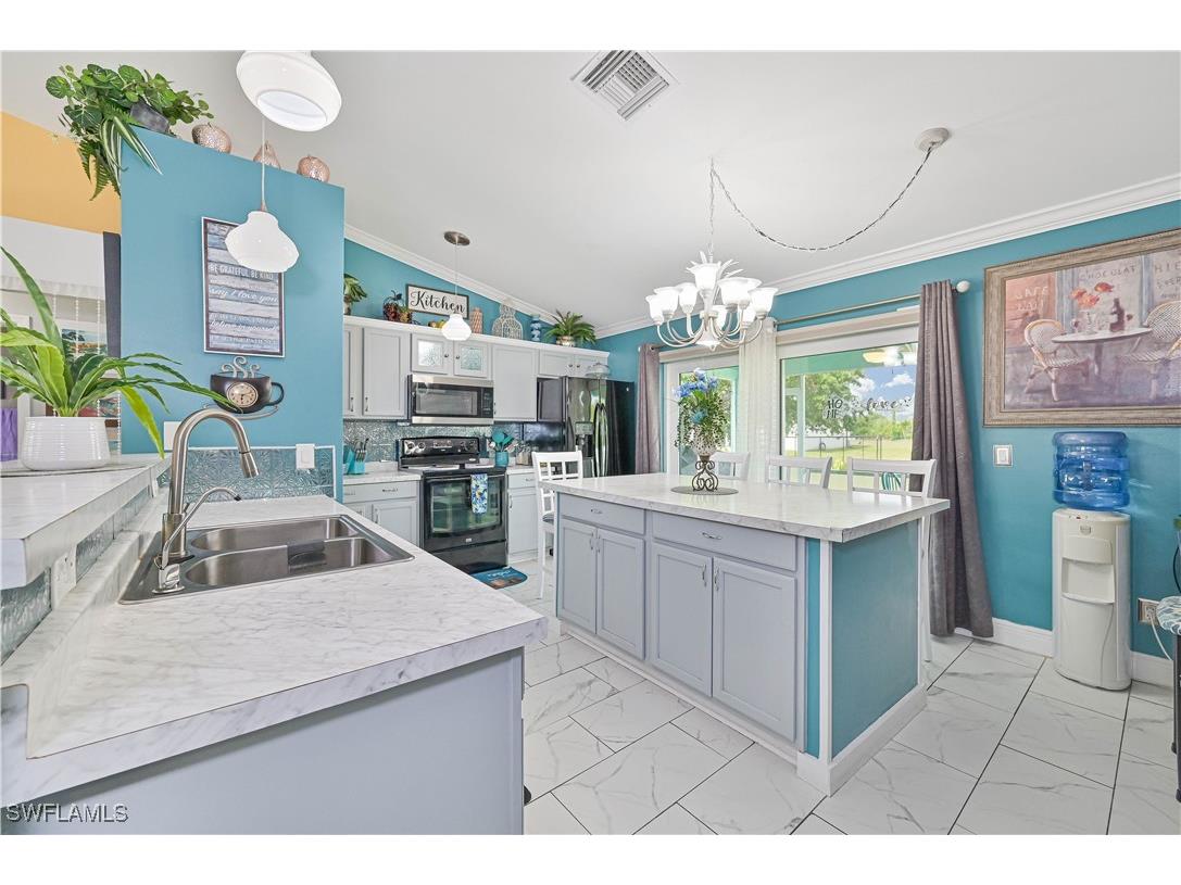 1902 NW 2nd Place Cape Coral FL 33993 225039212 image2