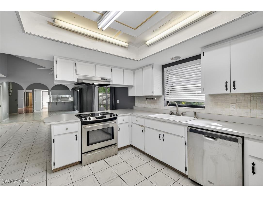 1902 SE 12th Street Cape Coral FL 33990 225083998 image14