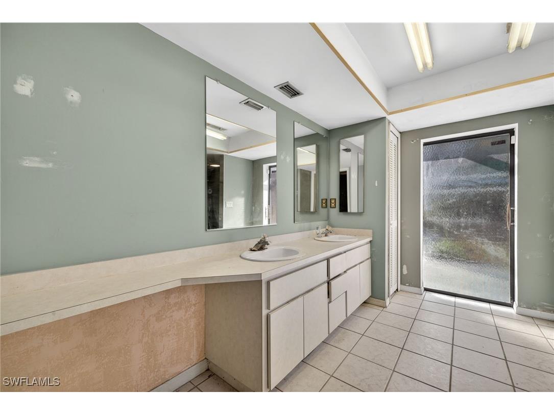 1902 SE 12th Street Cape Coral FL 33990 225083998 image23