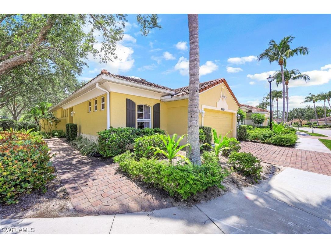 1902 Tarpon Bay Drive N #101 Naples FL 34119 223036475 image1