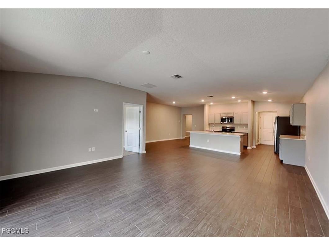 1903 Academy Boulevard Cape Coral FL 33990 2025015864 image2