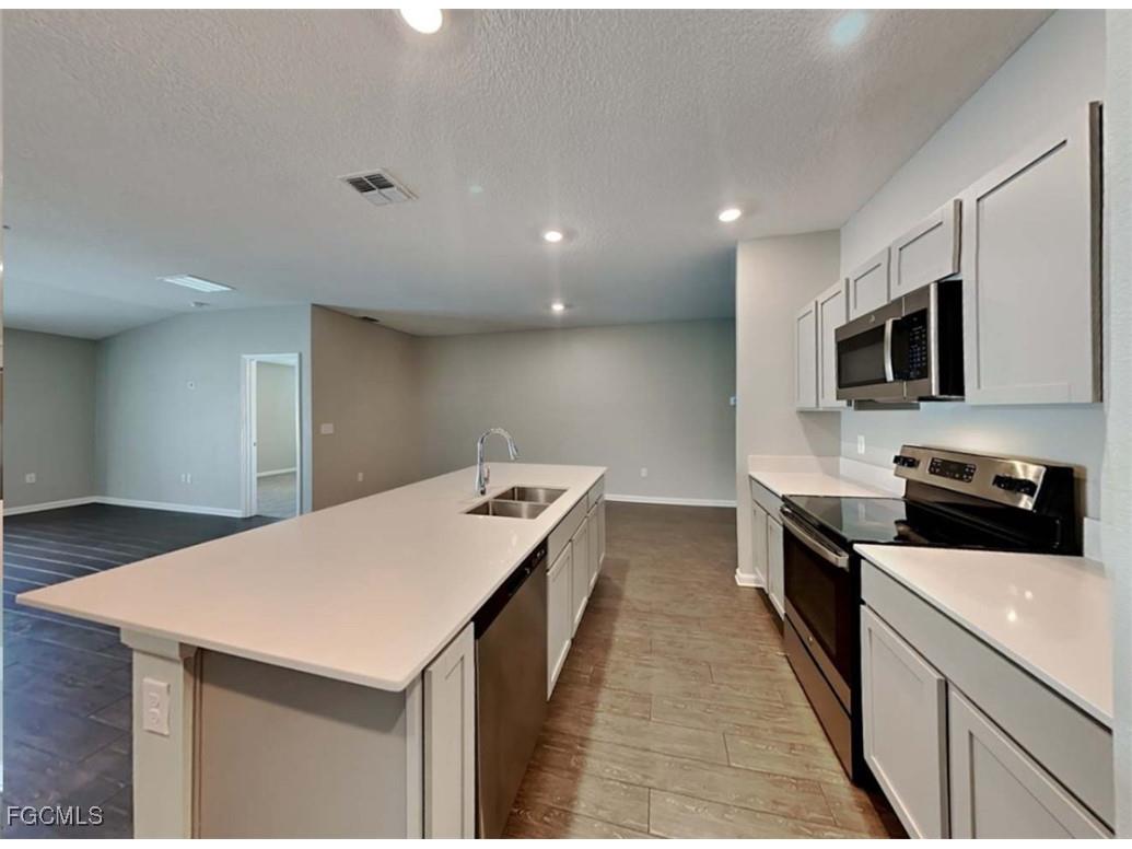 1903 Academy Boulevard Cape Coral FL 33990 2025015864 image6