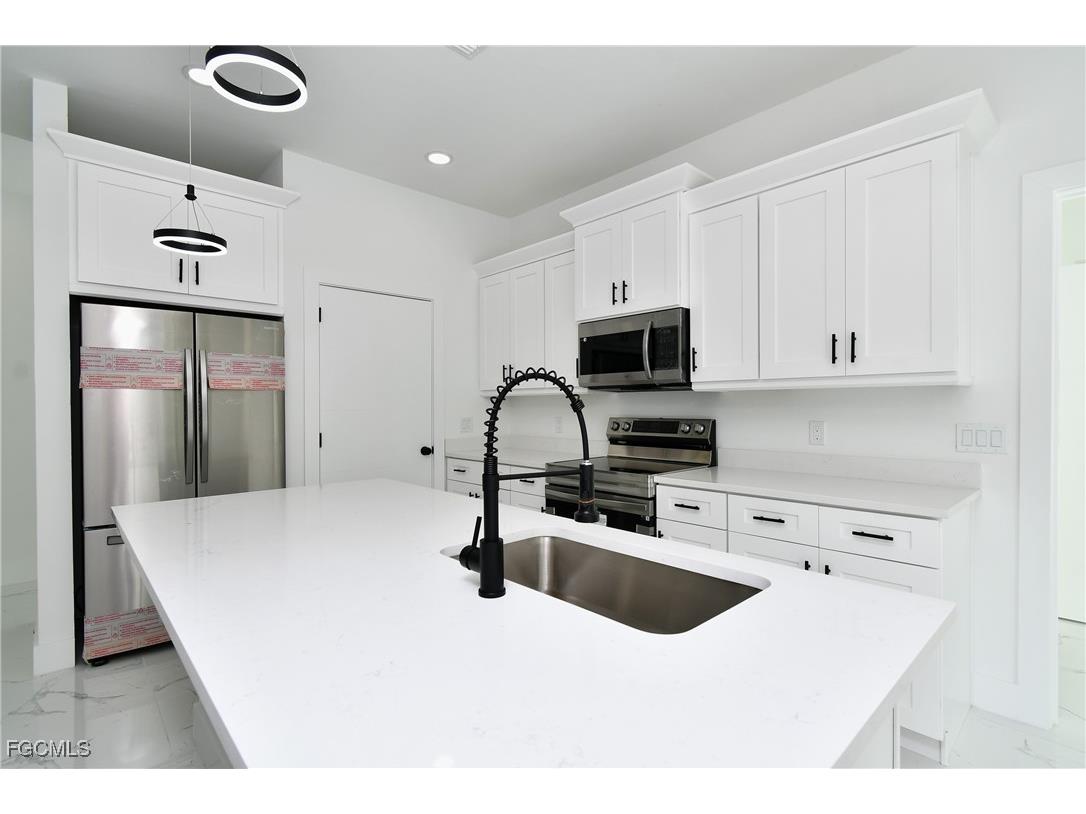 1905 Charles Avenue N Lehigh Acres FL 33971 2026006248 image9